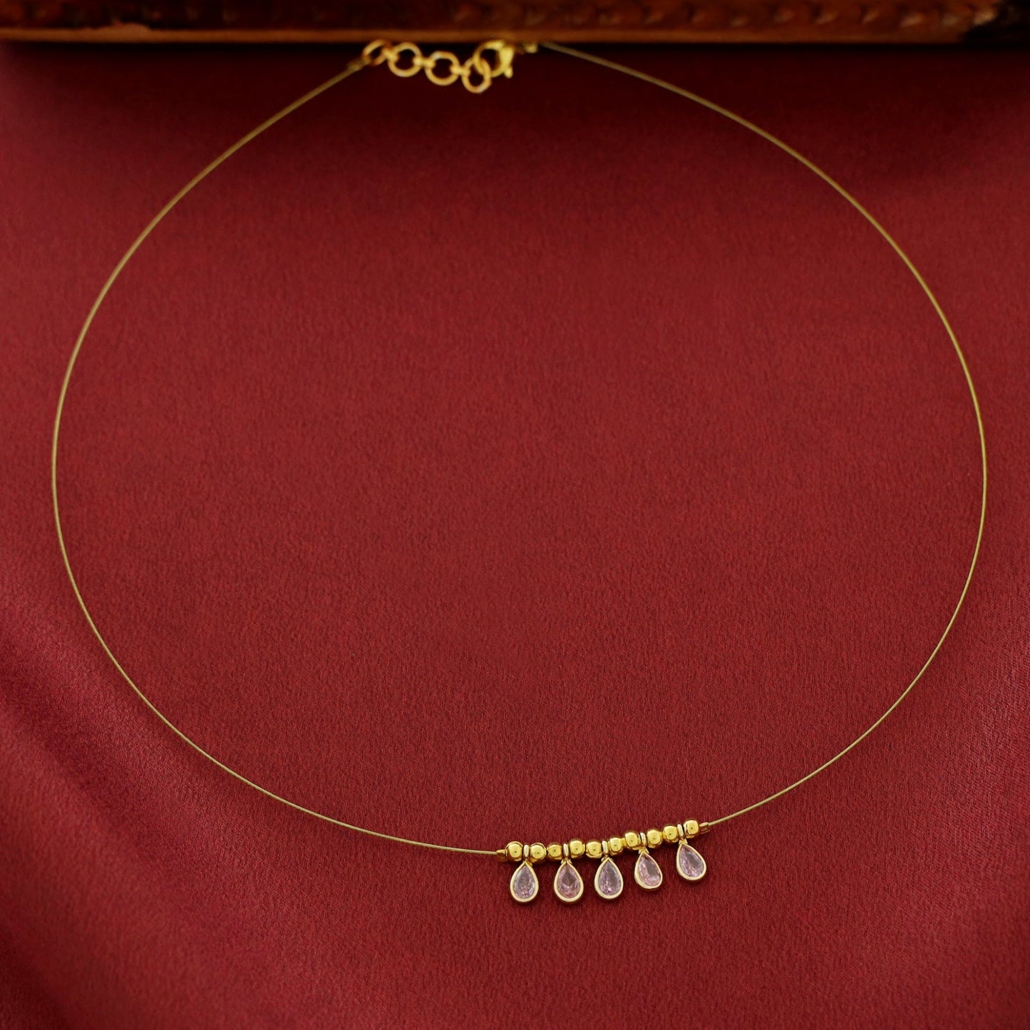 Mini Glossy Neckpiece