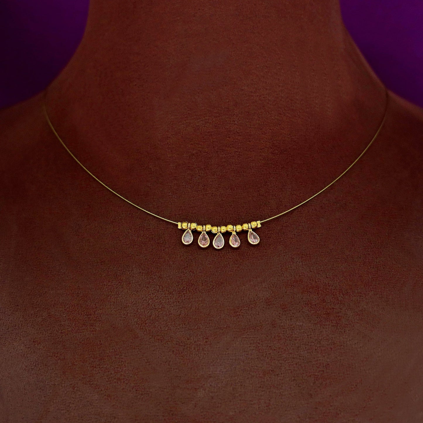 Mini Glossy Neckpiece